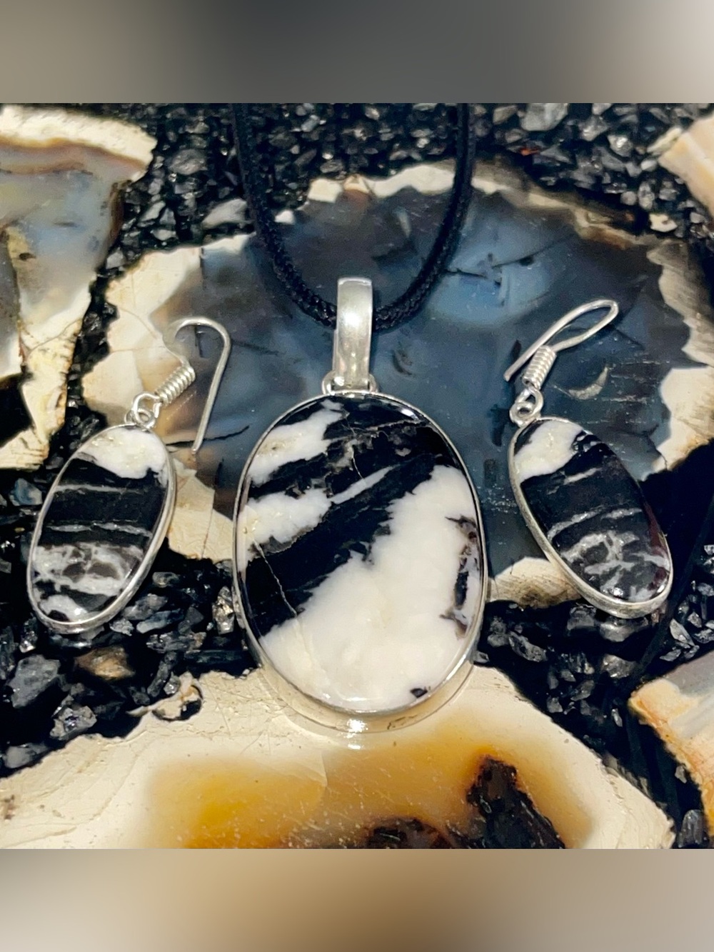 White Buffalo Turquoise Pendant & Earrings Set - Picture 13 of 17